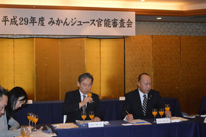 写真：審査会の様子1