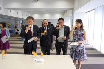 写真：審査会の様子1