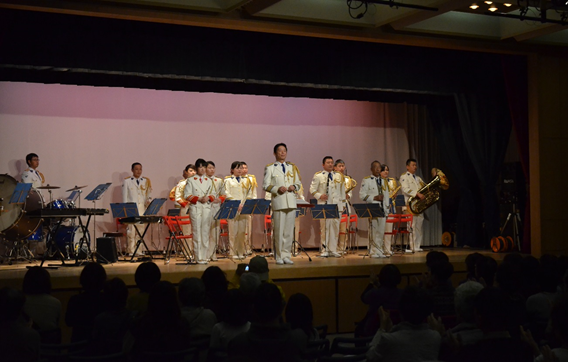 写真：県警察音楽隊によるコンサートの様子